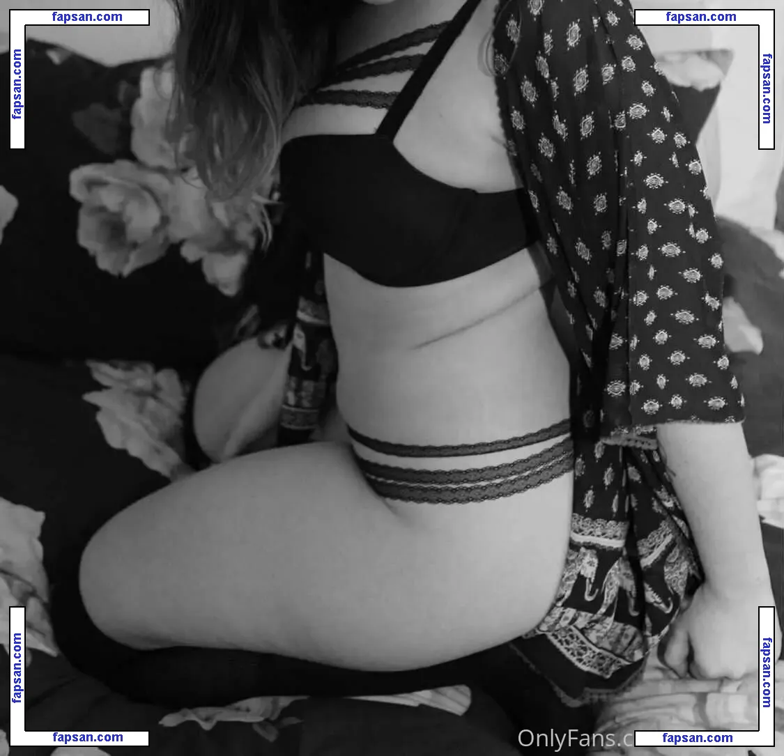 eve.white / evewhiteliteraryagency nude photo #0020 from OnlyFans