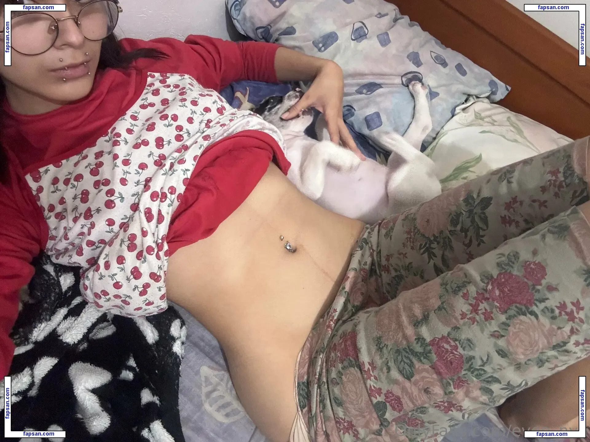 evee_nya nude photo #0008 from OnlyFans