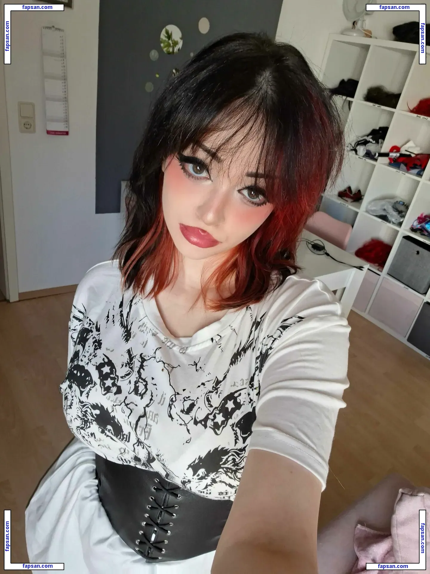 eveisbed голая фото #0020 с Онлифанс