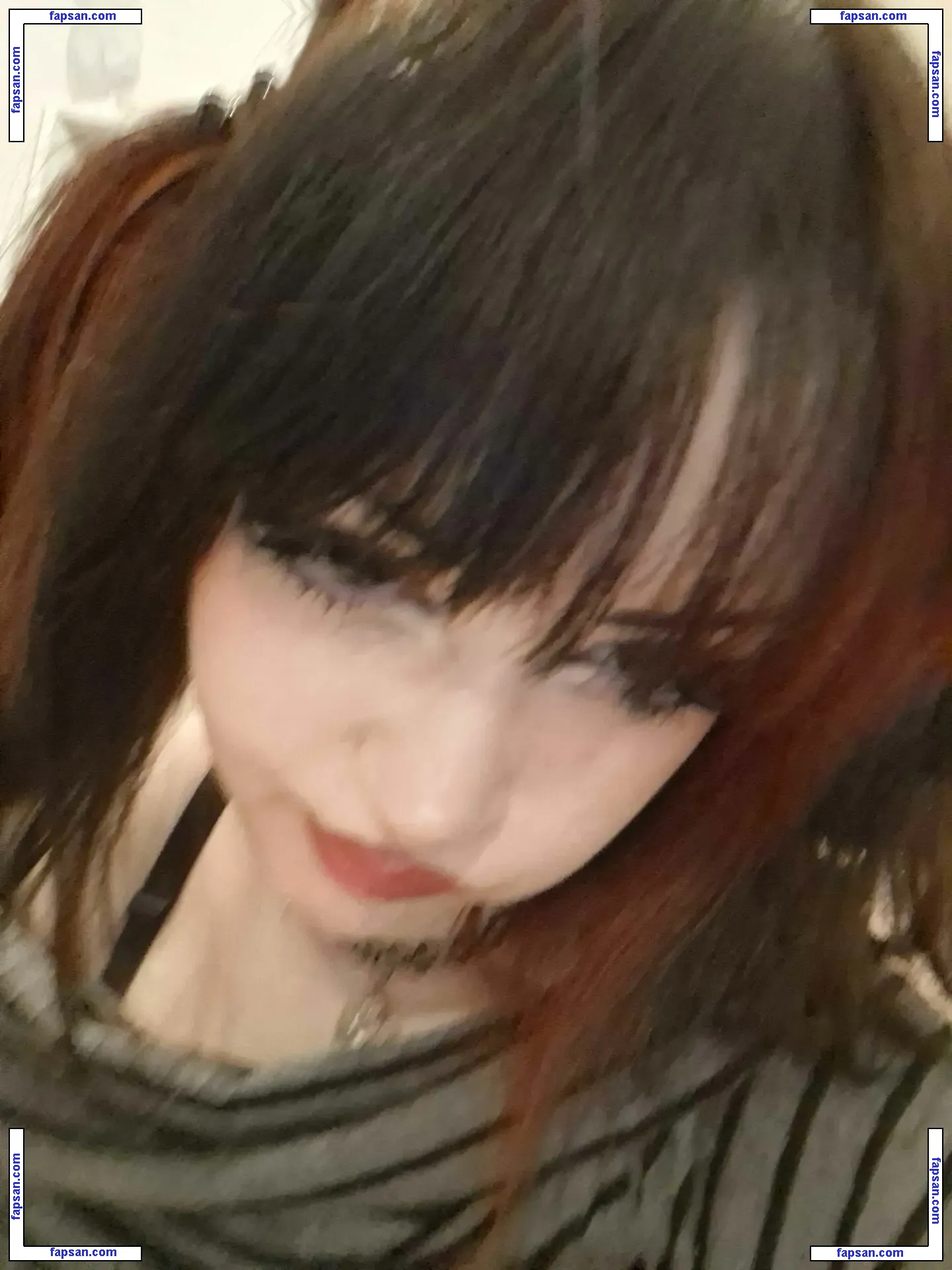 eveisbed голая фото #0037 с Онлифанс