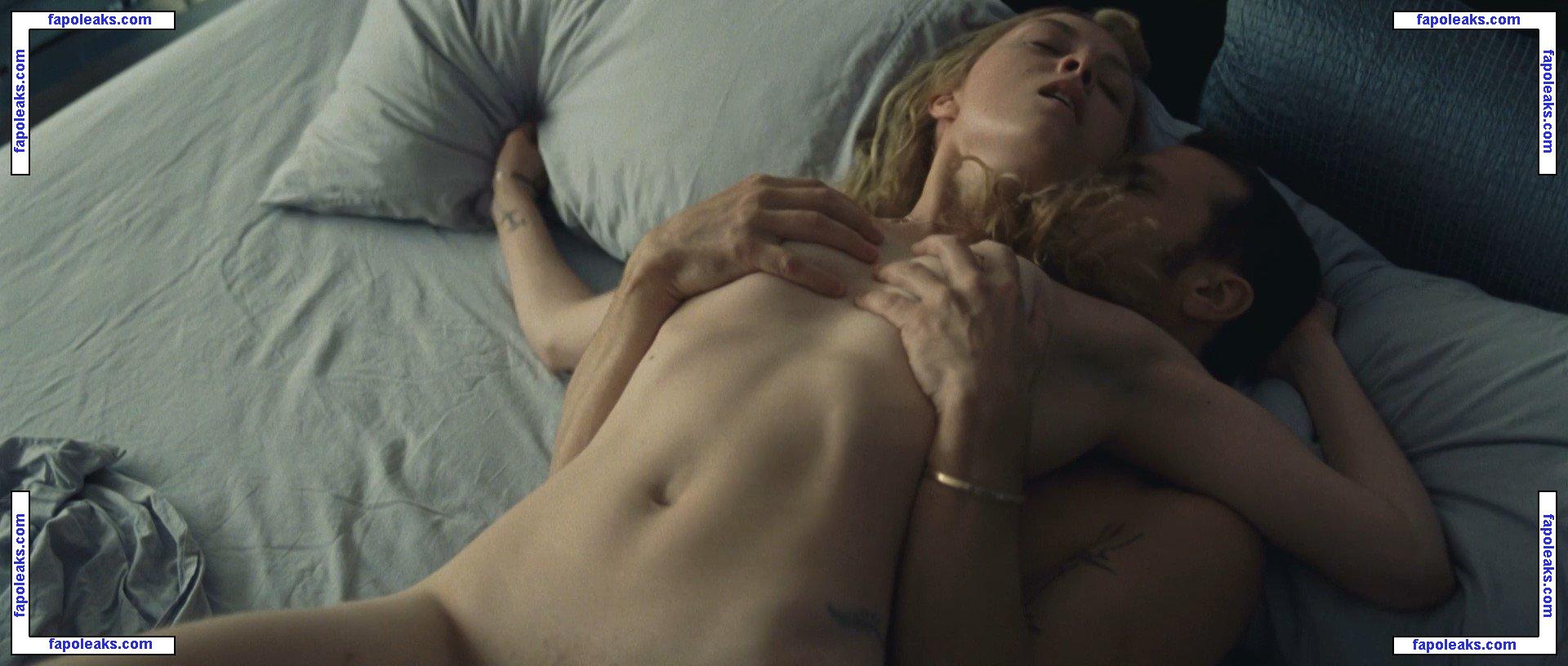 Evelyne Brochu nude photo #0037 from OnlyFans