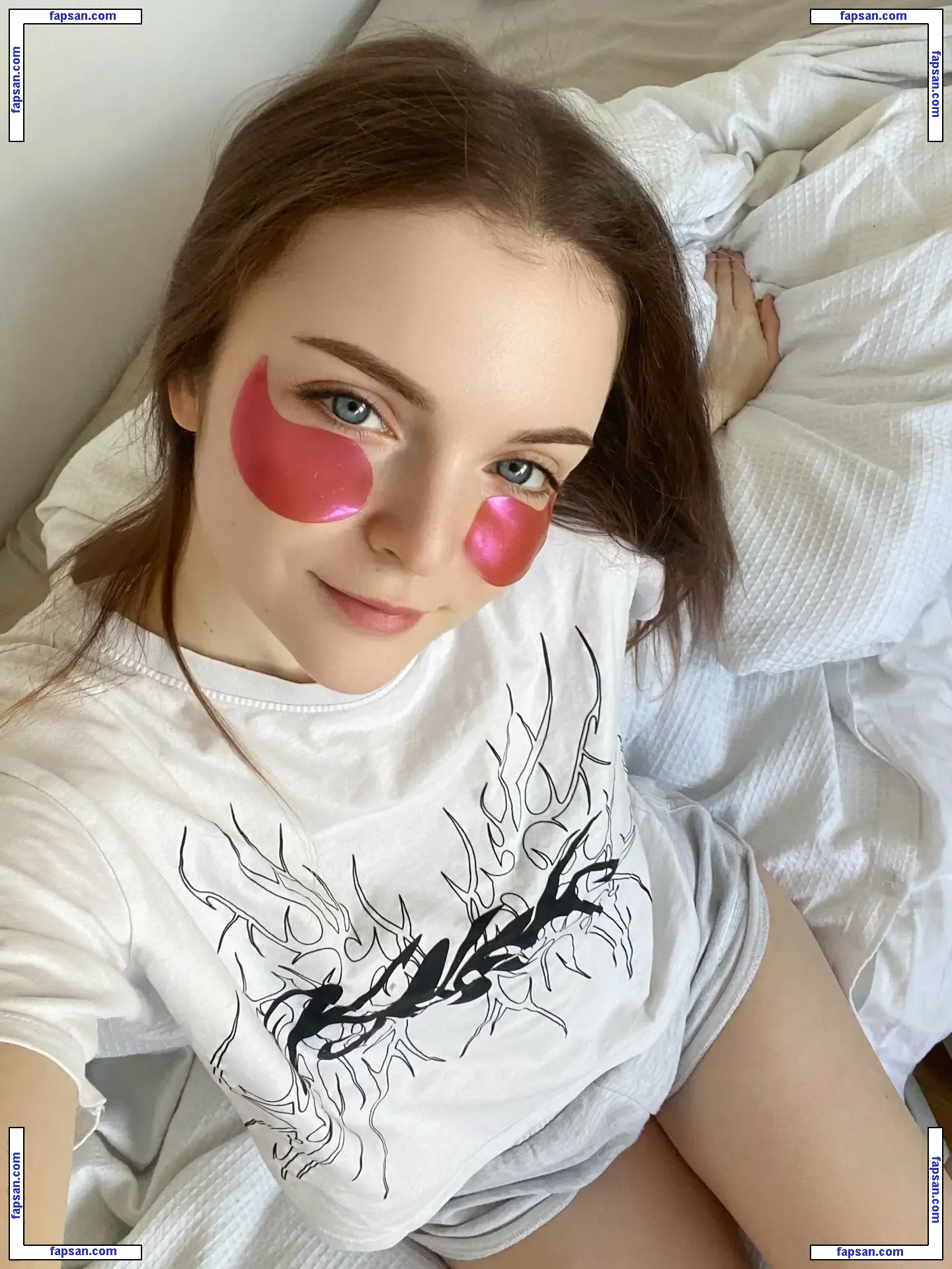 Evelynn голая фото #0009 с Онлифанс