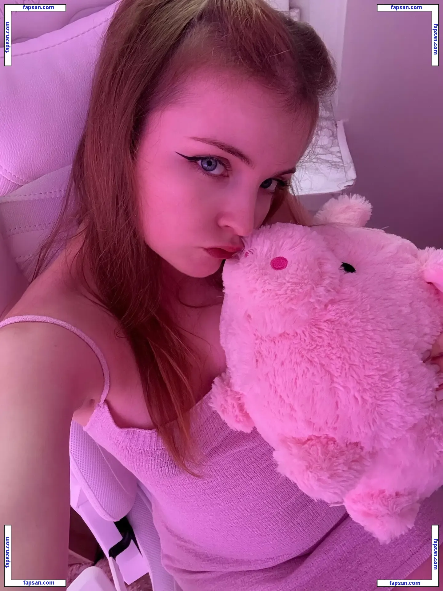 Evelynn nude photo #0021 from OnlyFans