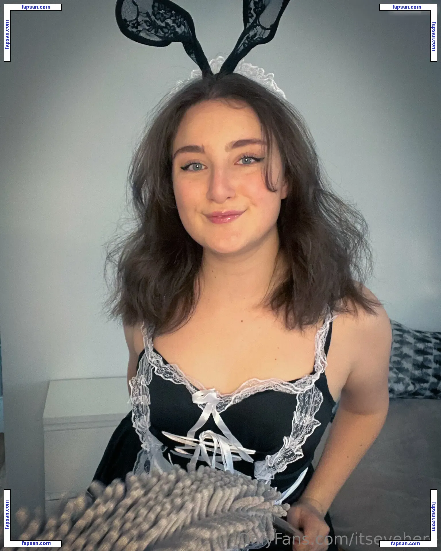 Evelynxka nude photo #0051 from OnlyFans