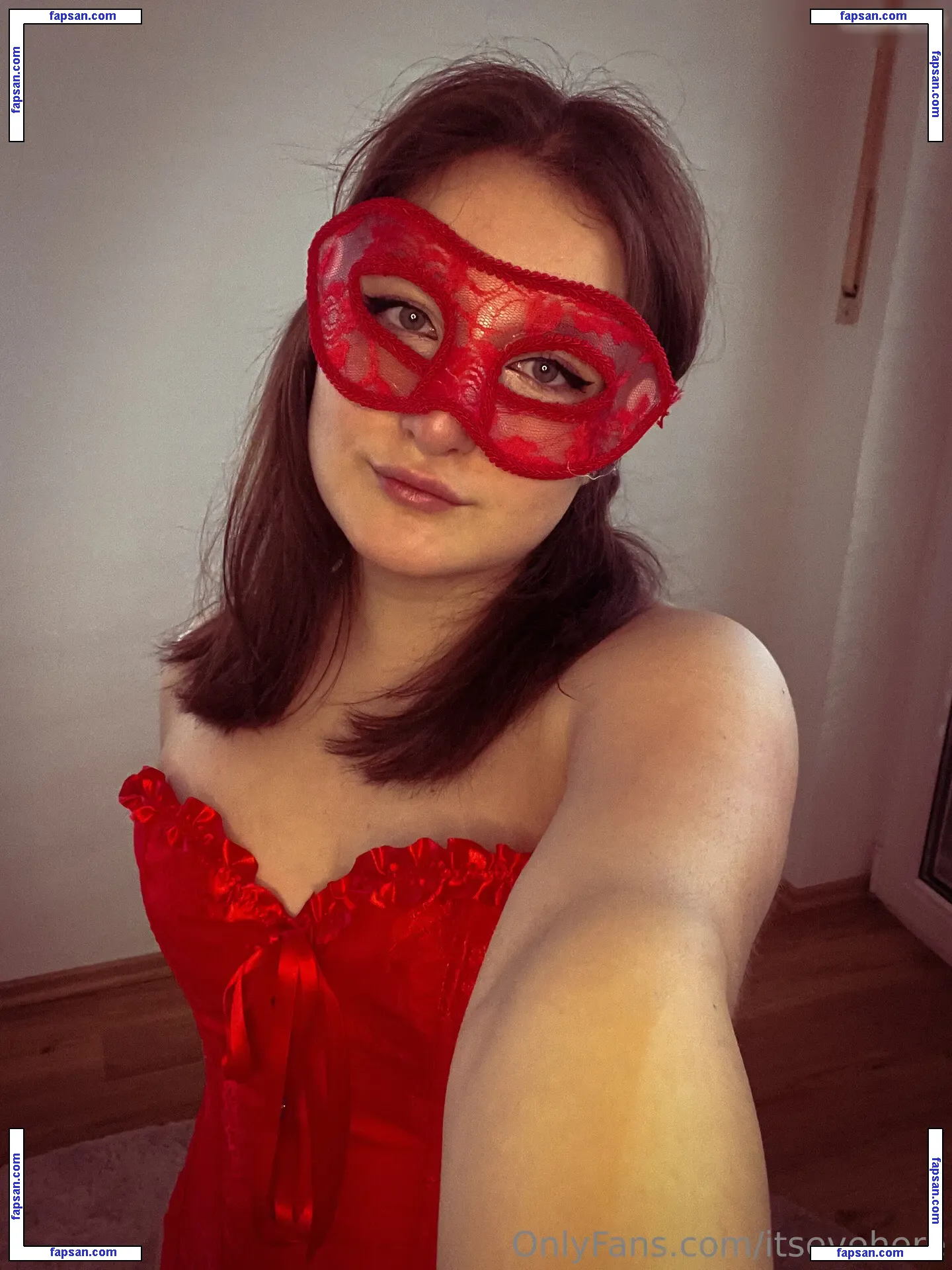 Evelynxka nude photo #0060 from OnlyFans