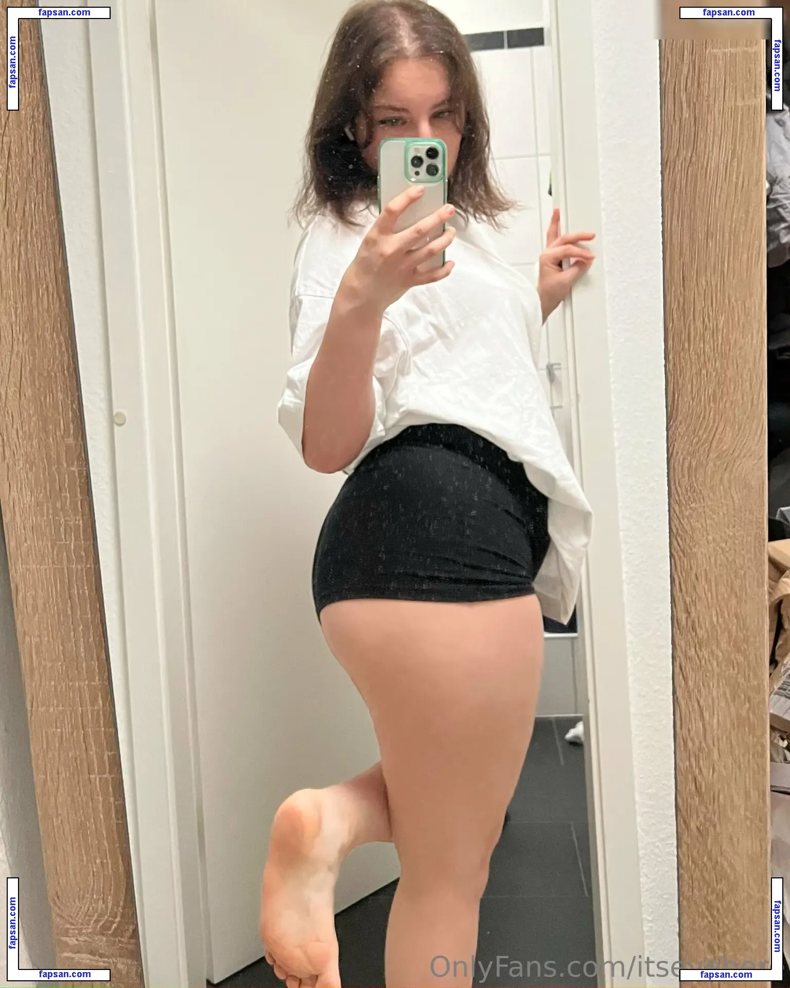Evelynxka nude photo #0071 from OnlyFans