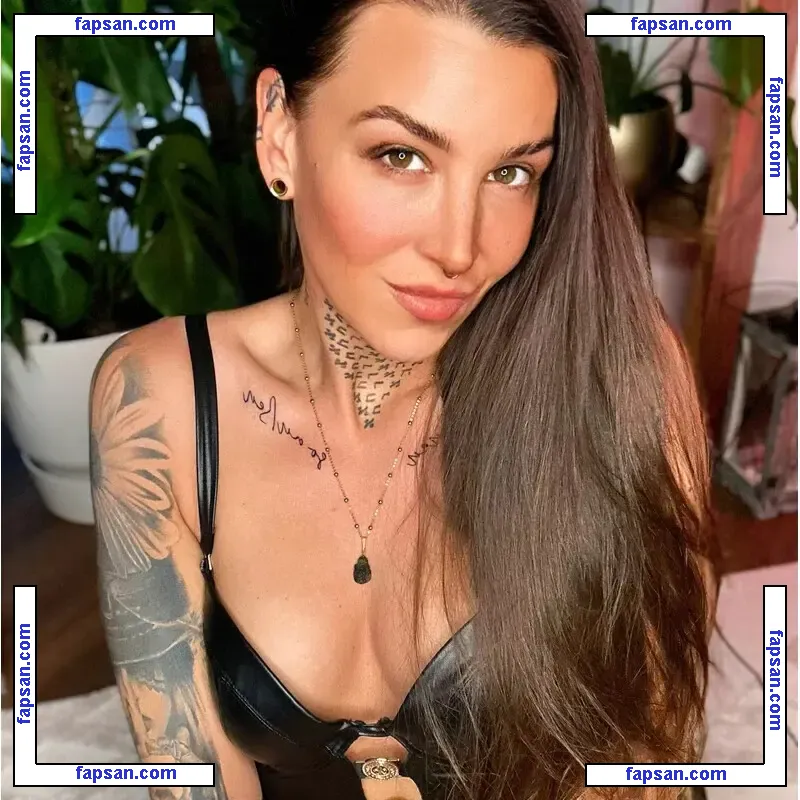 Everly Bella голая фото #0003 с Онлифанс