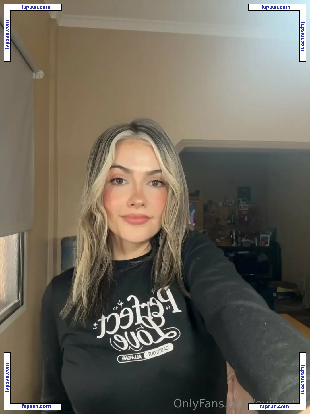 eviecutie nude photo #0003 from OnlyFans