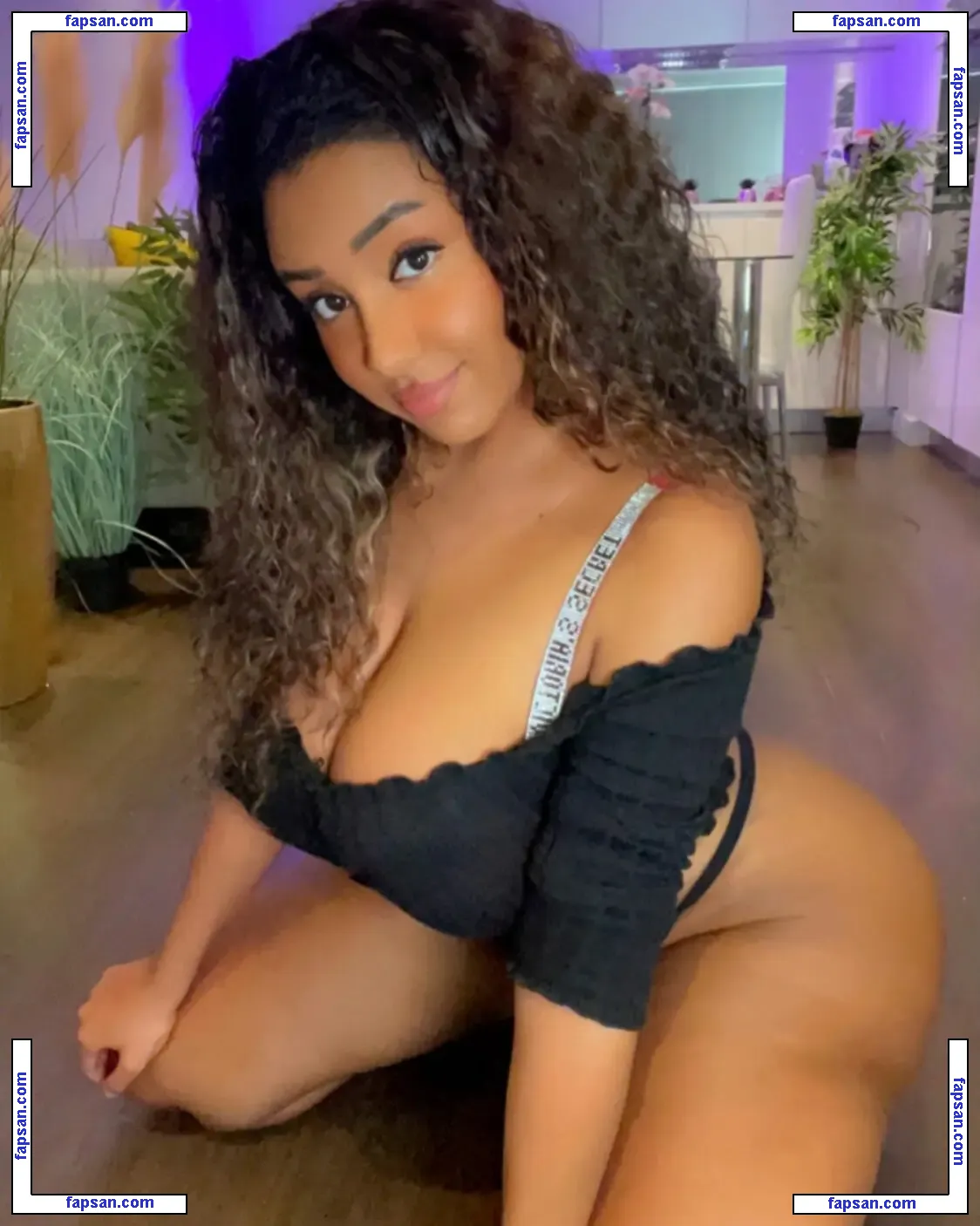 Exohydra nude photo #0001 from OnlyFans