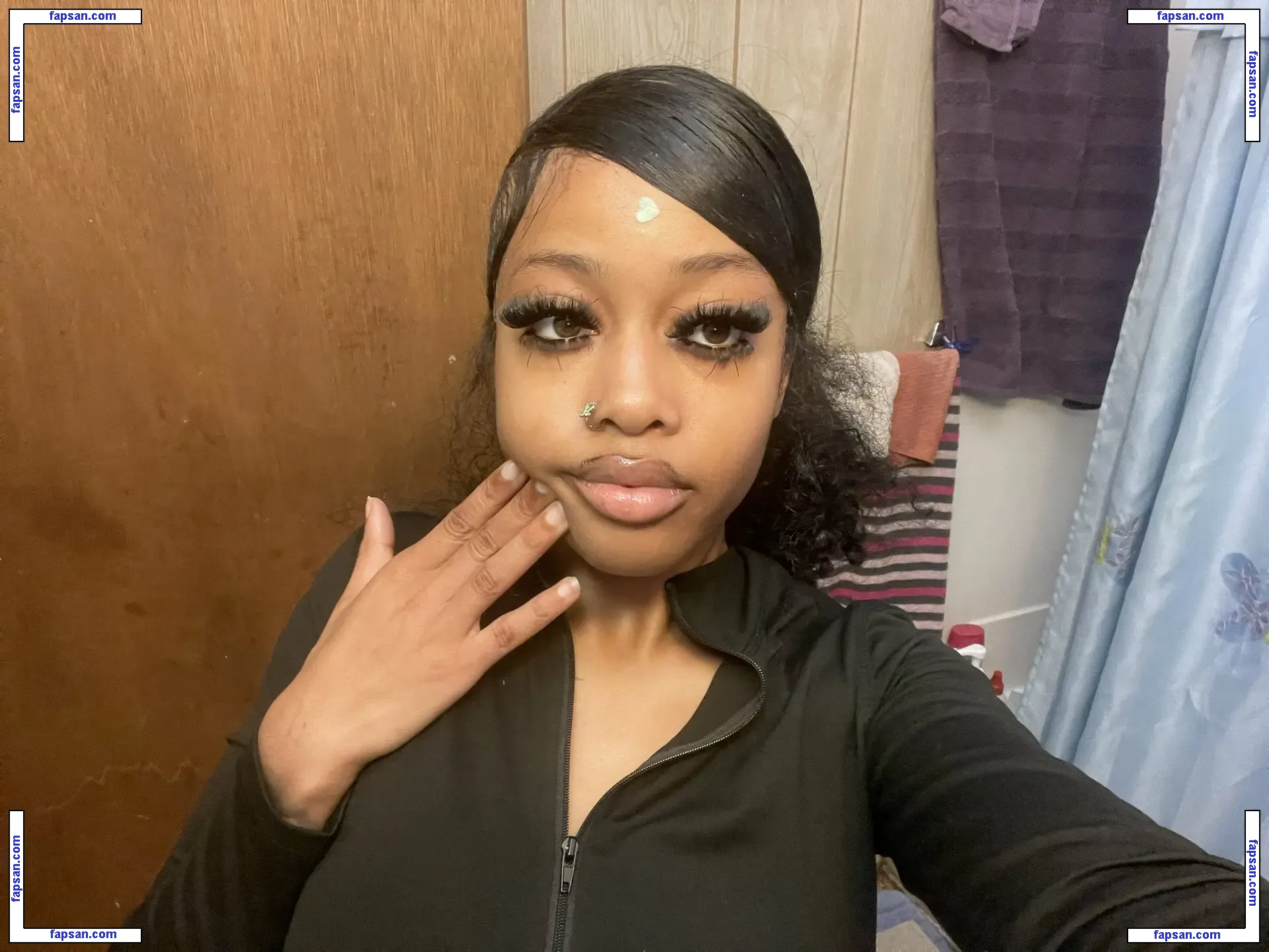 Exoticpetiteshi голая фото #0013 с Онлифанс