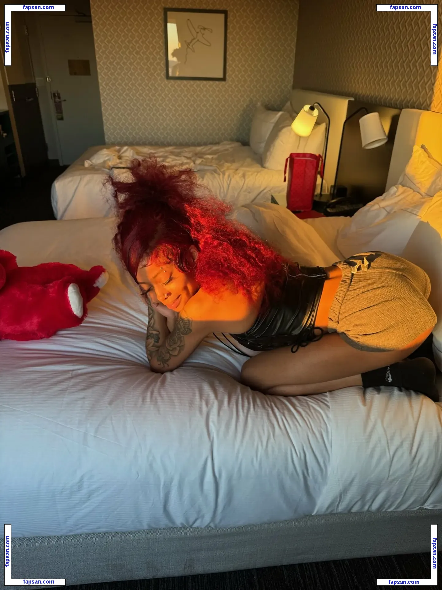 Exoticpetiteshi голая фото #0015 с Онлифанс