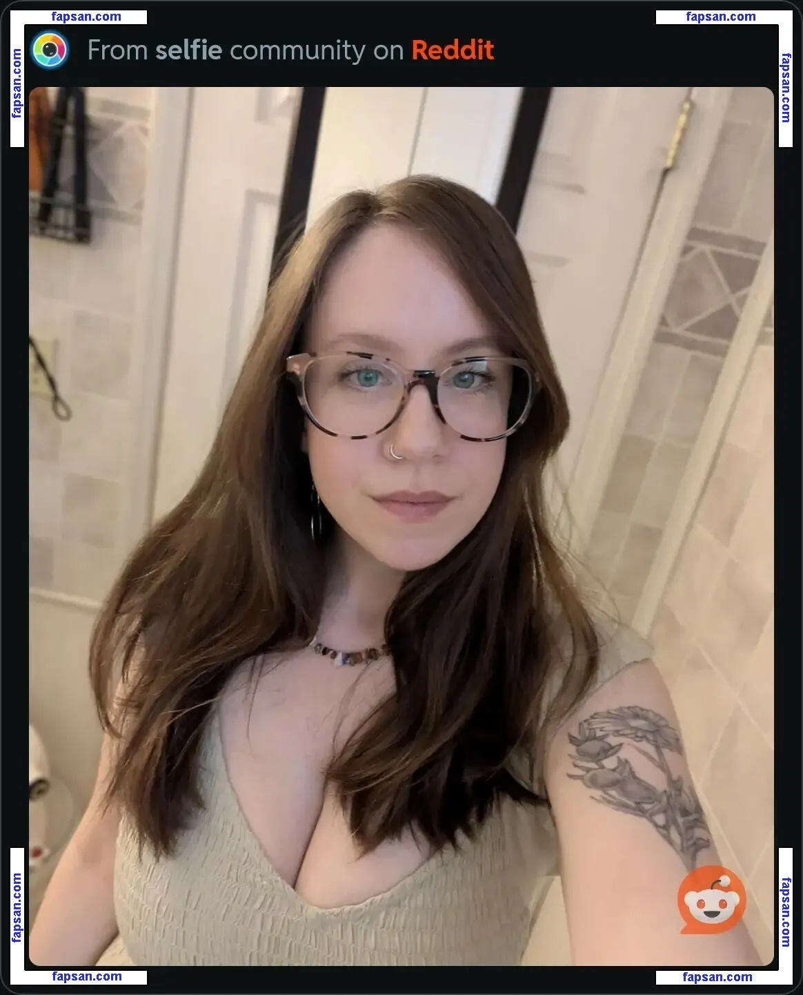 Extra_Nebula_7236 nude photo #0003 from OnlyFans