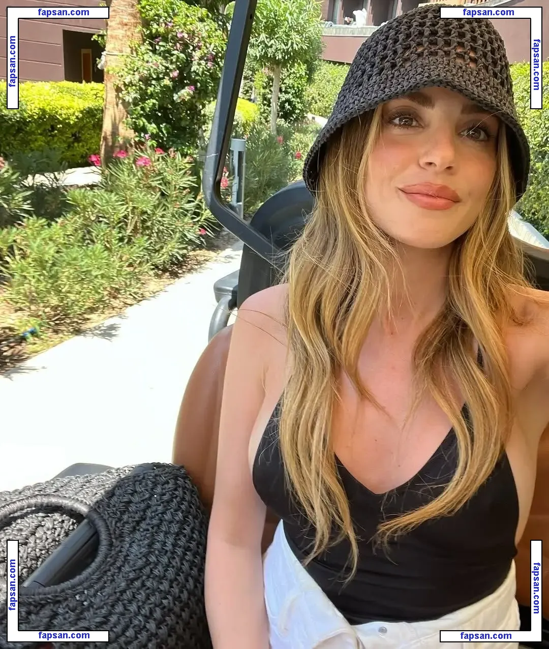 Ezgi Eyuboglu голая фото #0020 с Онлифанс