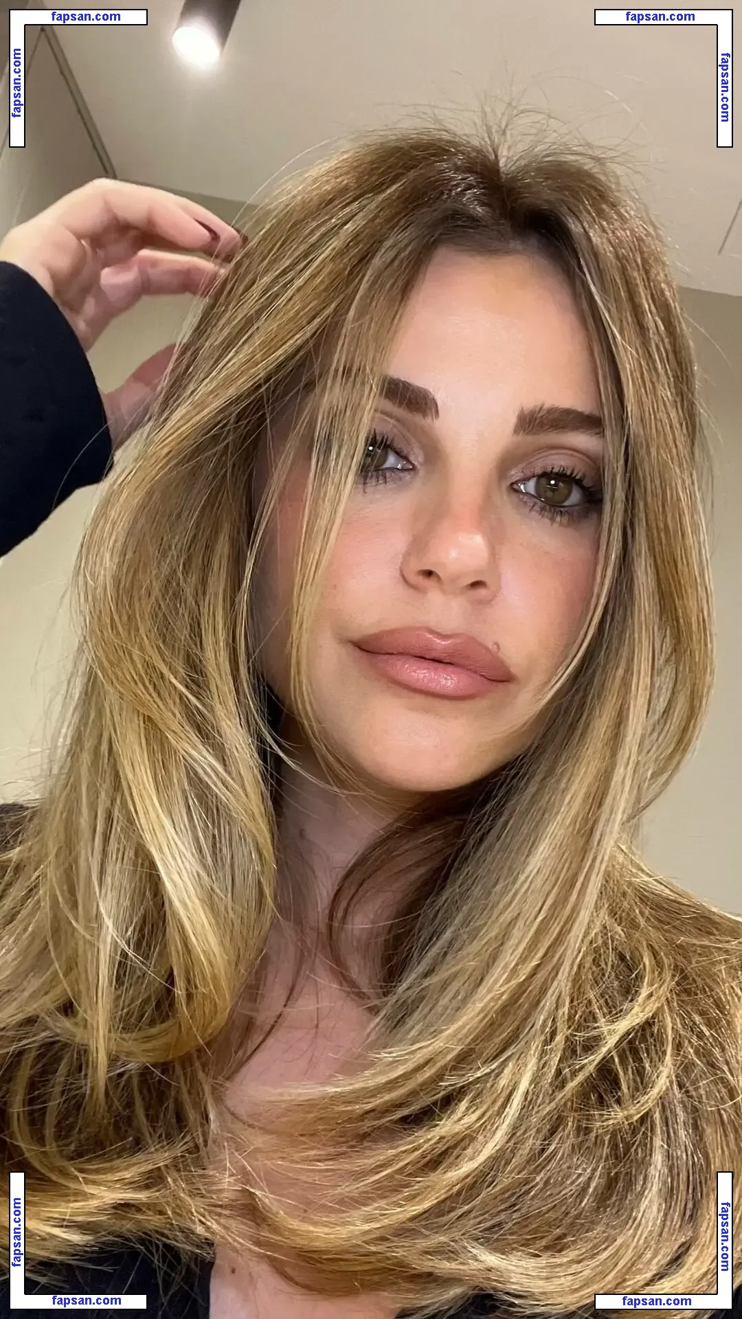 Ezgi Eyuboglu голая фото #0023 с Онлифанс