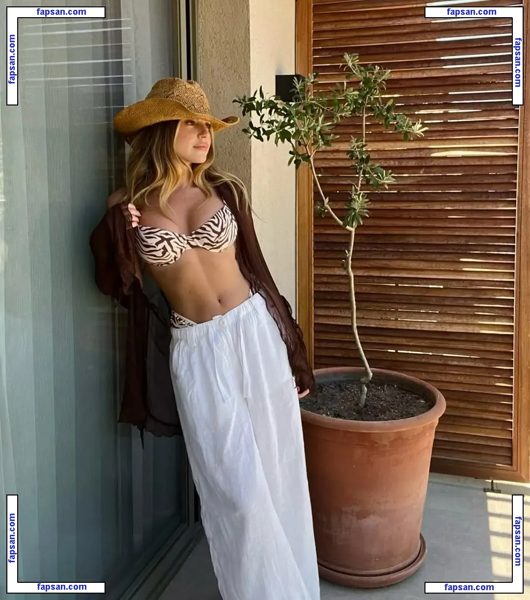 Ezgi Eyuboglu голая фото #0034 с Онлифанс