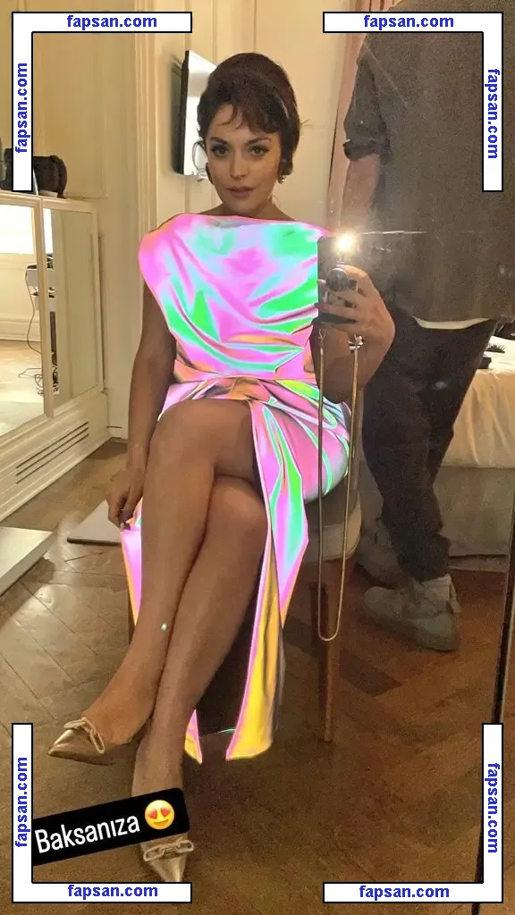 Ezgi Mola голая фото #0001 с Онлифанс