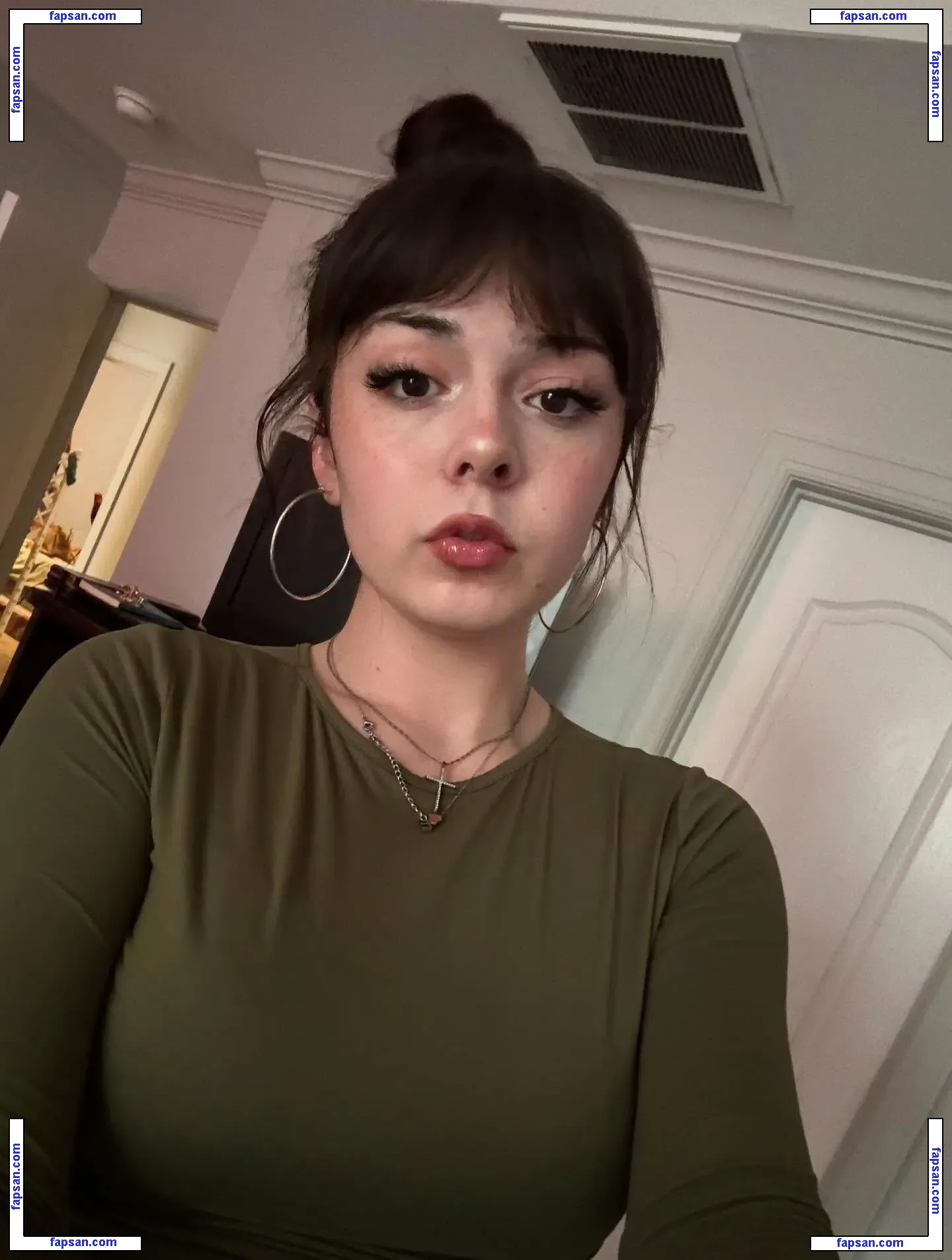 ezsy голая фото #0023 с Онлифанс