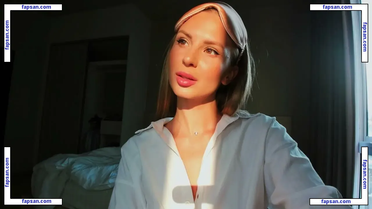 f1oraa nude photo #0006 from OnlyFans
