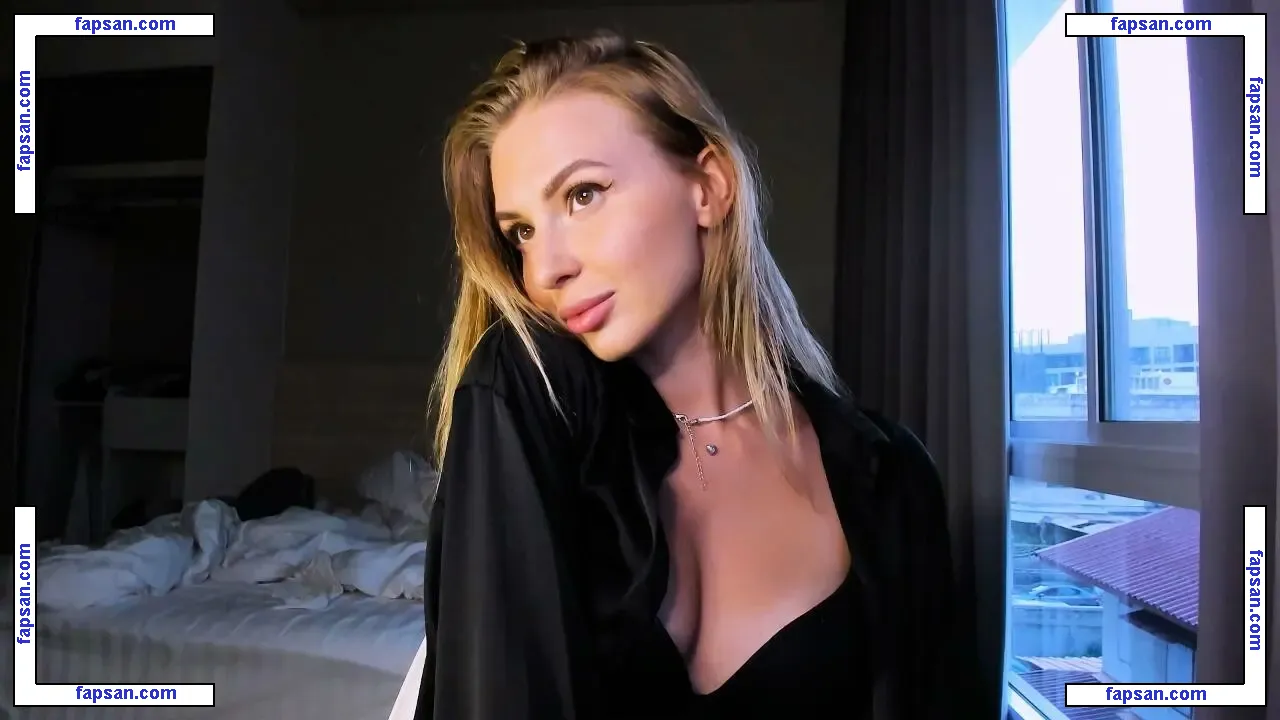 f1oraa nude photo #0007 from OnlyFans