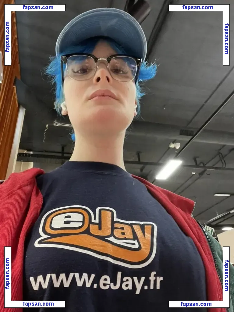 F4micom голая фото #0009 с Онлифанс