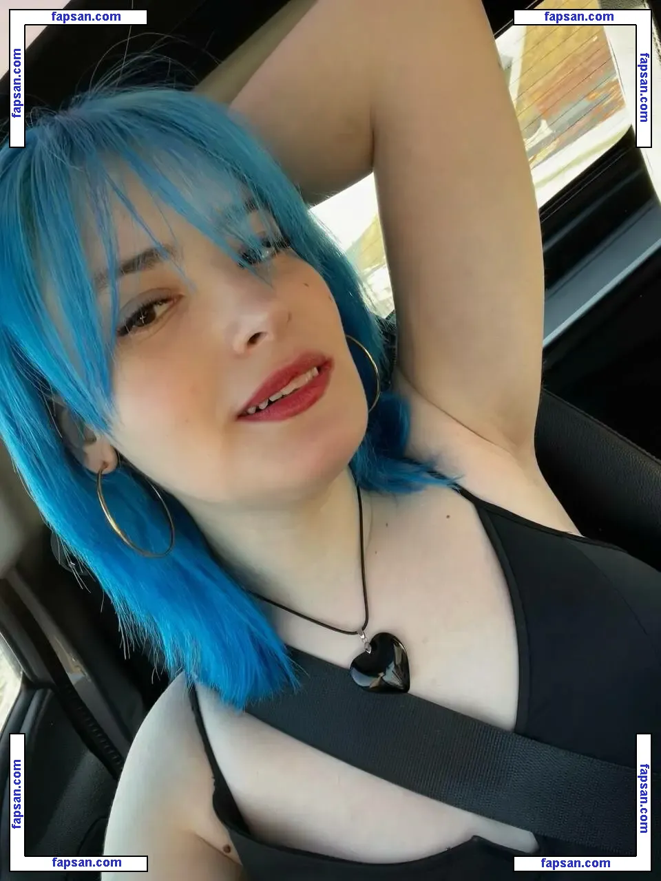 F4micom голая фото #0013 с Онлифанс