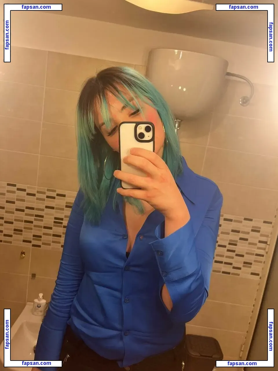 F4micom голая фото #0016 с Онлифанс