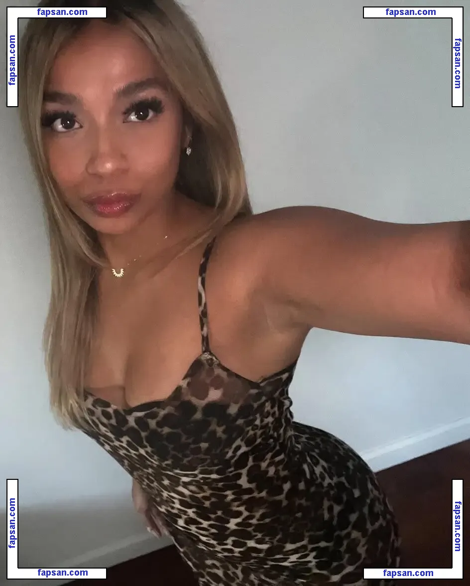Fairine Bhuiyan nude photo #0004 from OnlyFans