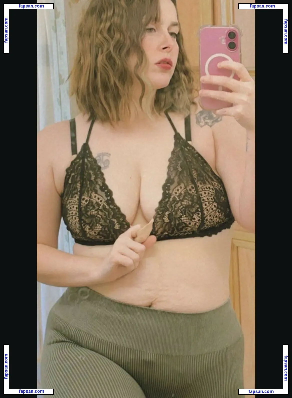 Fare_Claire nude photo #0003 from OnlyFans