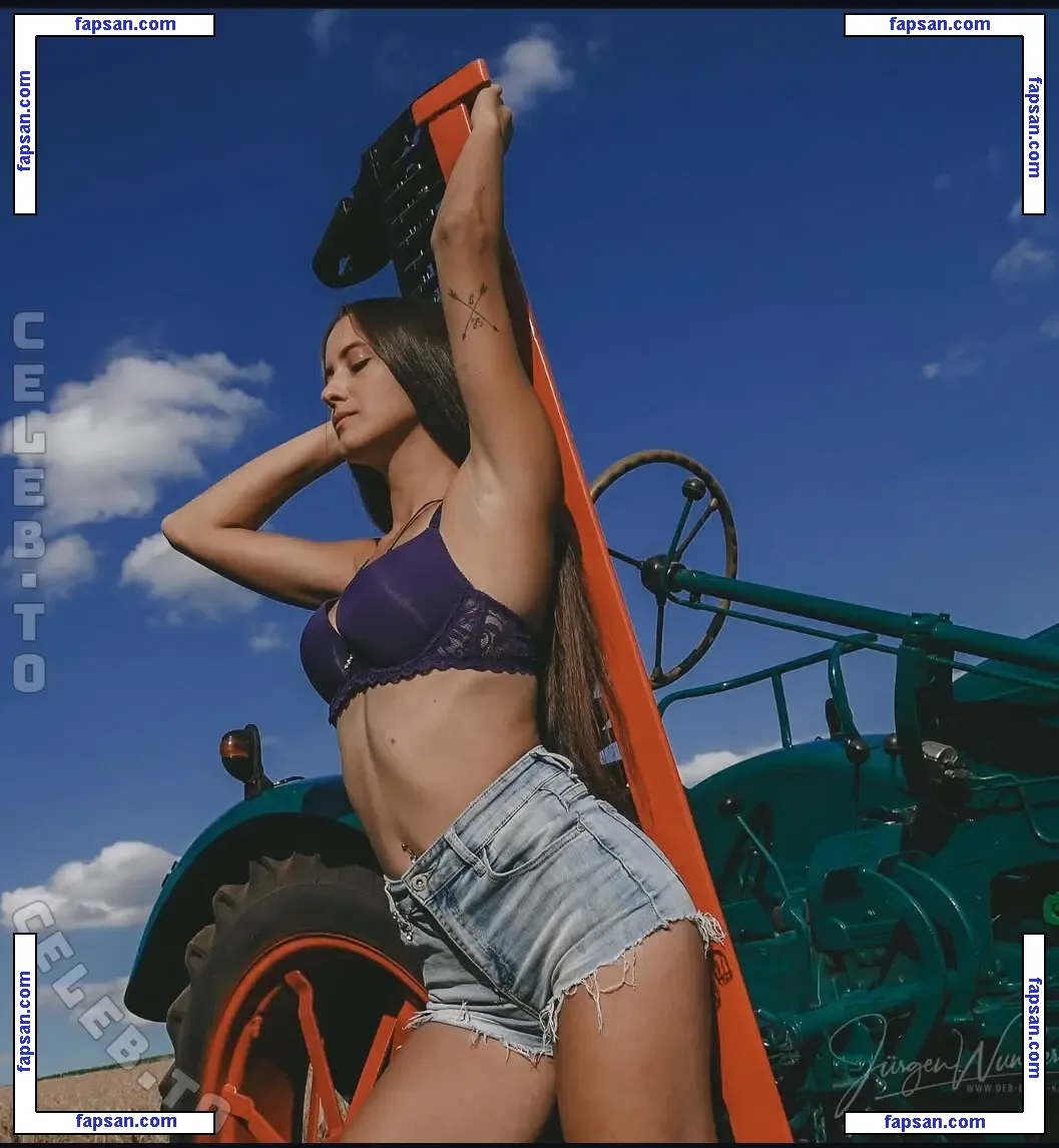 farmgirl_jasmin nude photo #0025 from OnlyFans