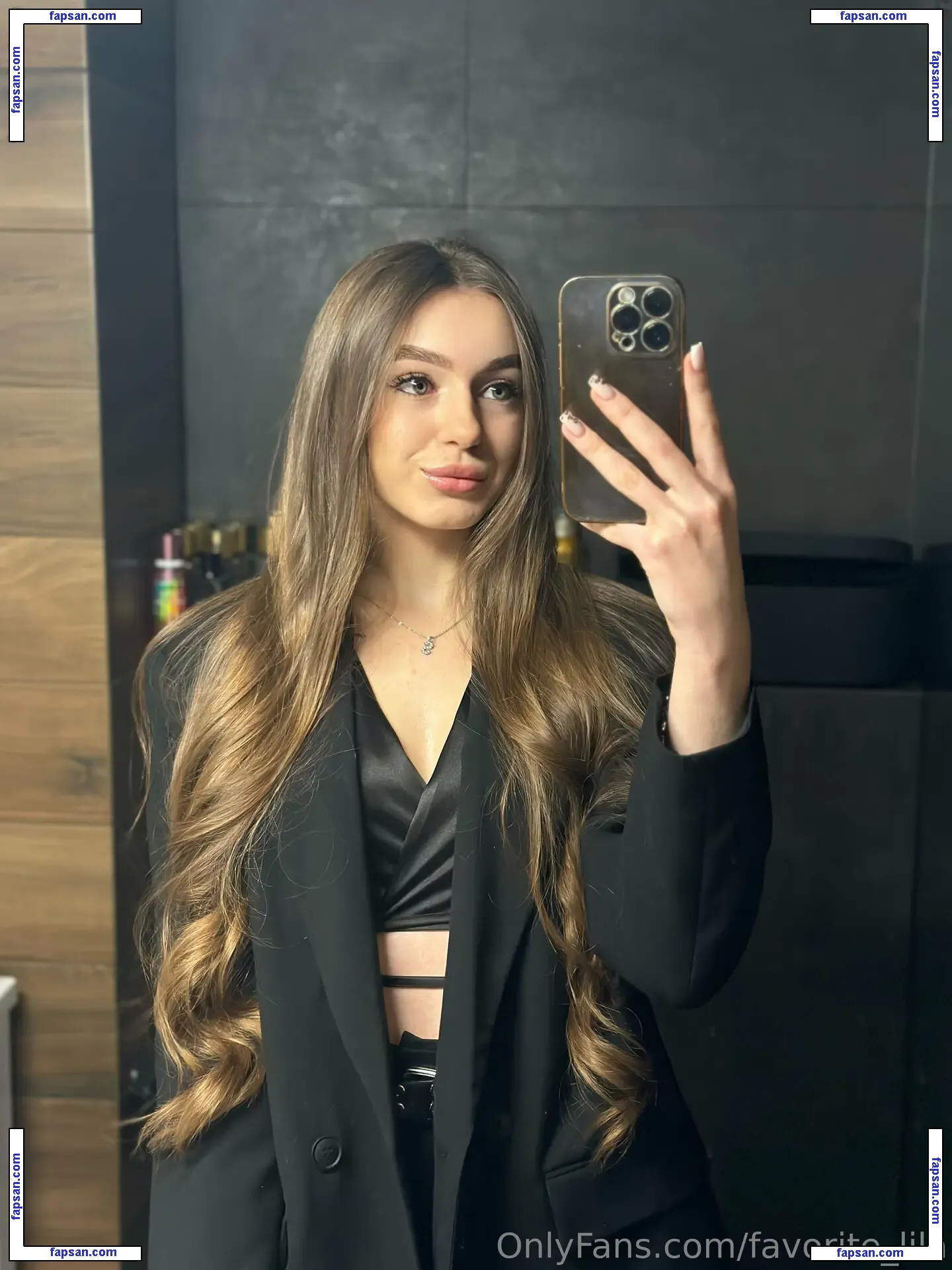 favorite_lila nude photo #0003 from OnlyFans