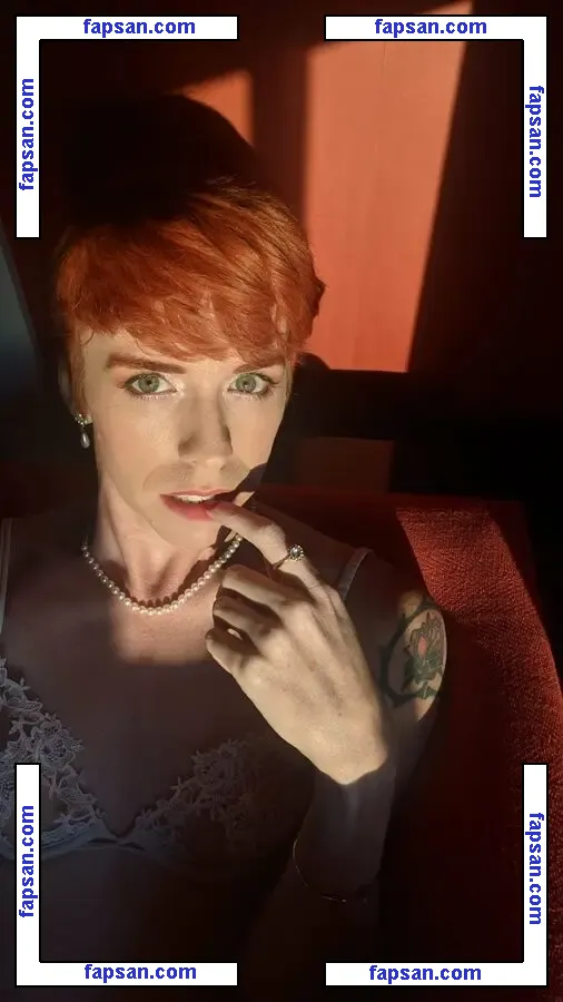 Faye Holloway голая фото #0004 с Онлифанс