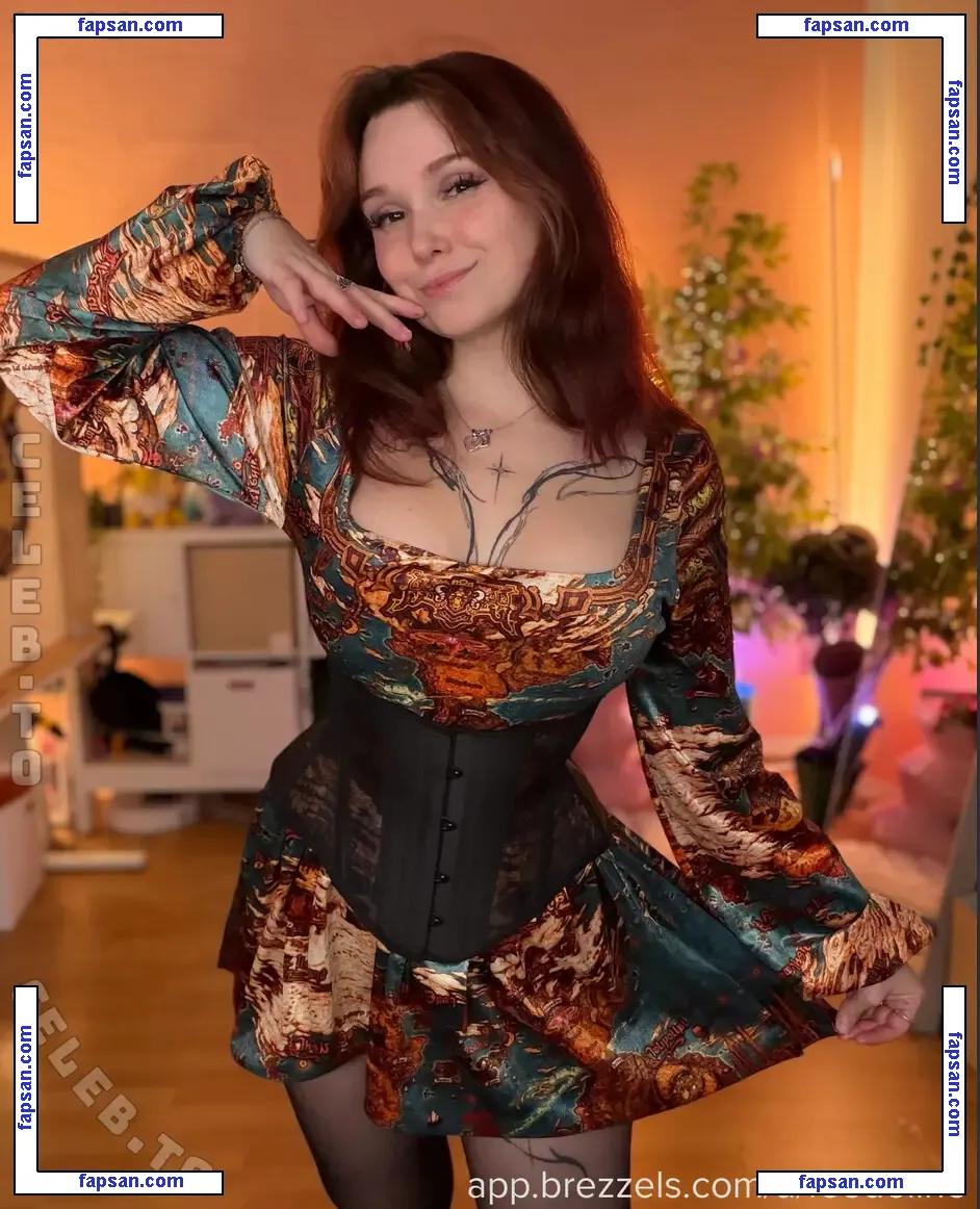 Feedeline nude photo #0173 from OnlyFans