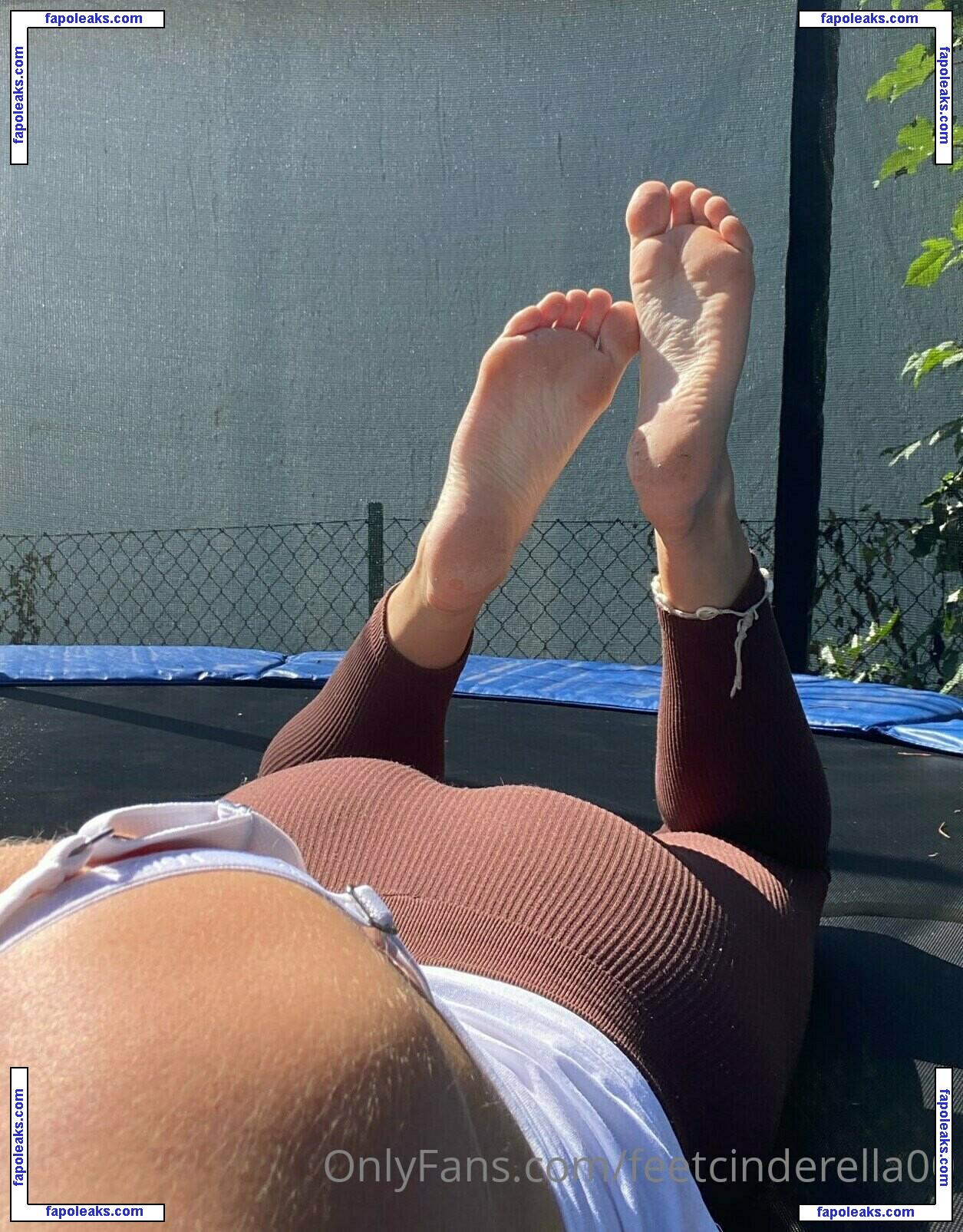feetcinderella00 / yellowcinderella_ nude photo #0002 from OnlyFans