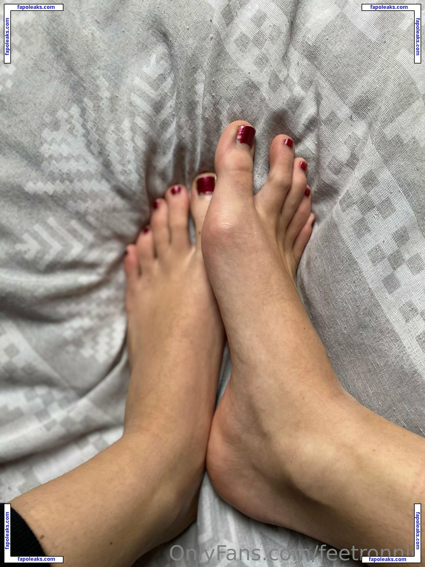 feetronnie / backonmyfeet nude photo #0006 from OnlyFans