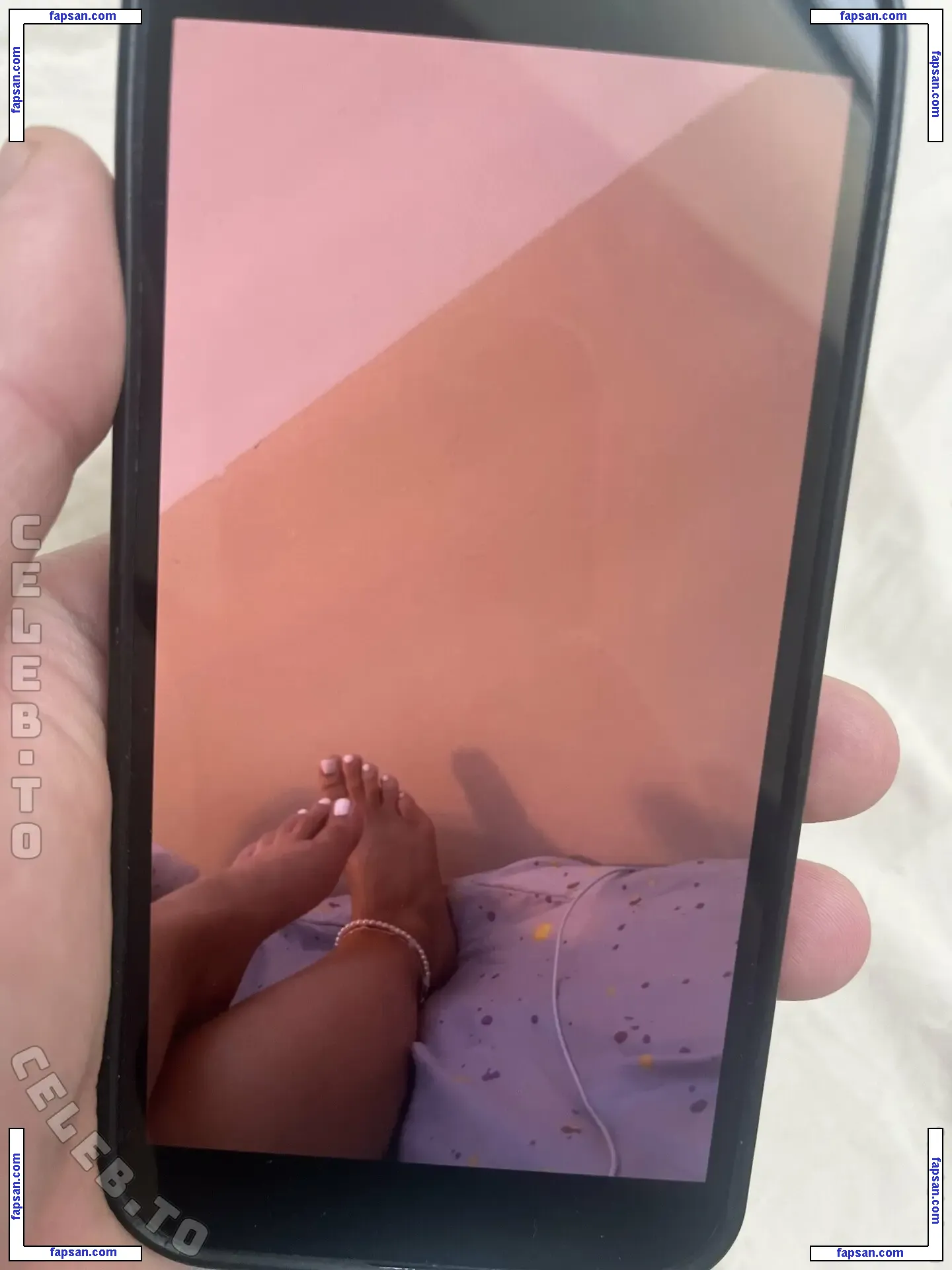 Feets nude photo #0005 from OnlyFans