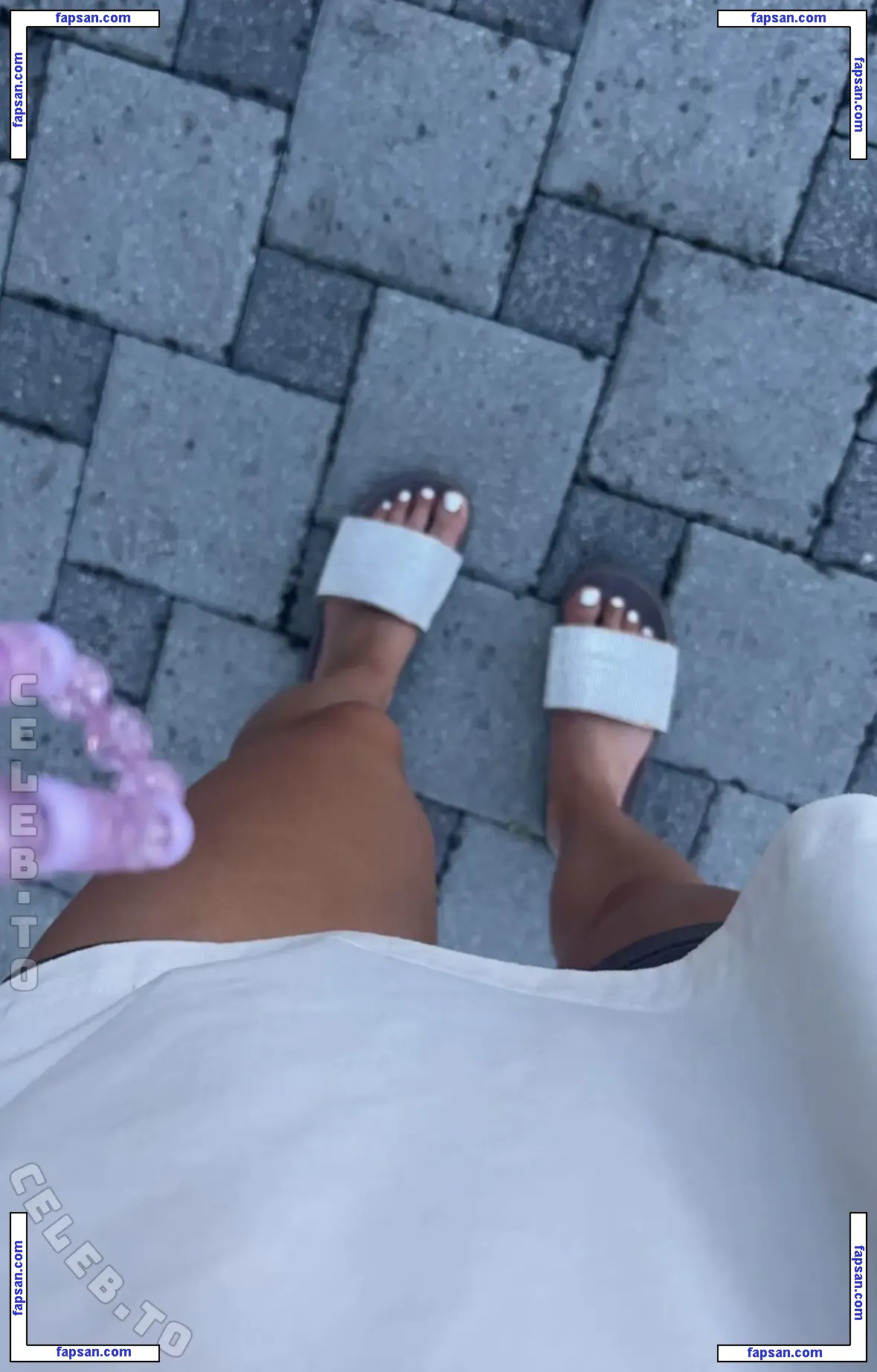 Feets nude photo #0006 from OnlyFans