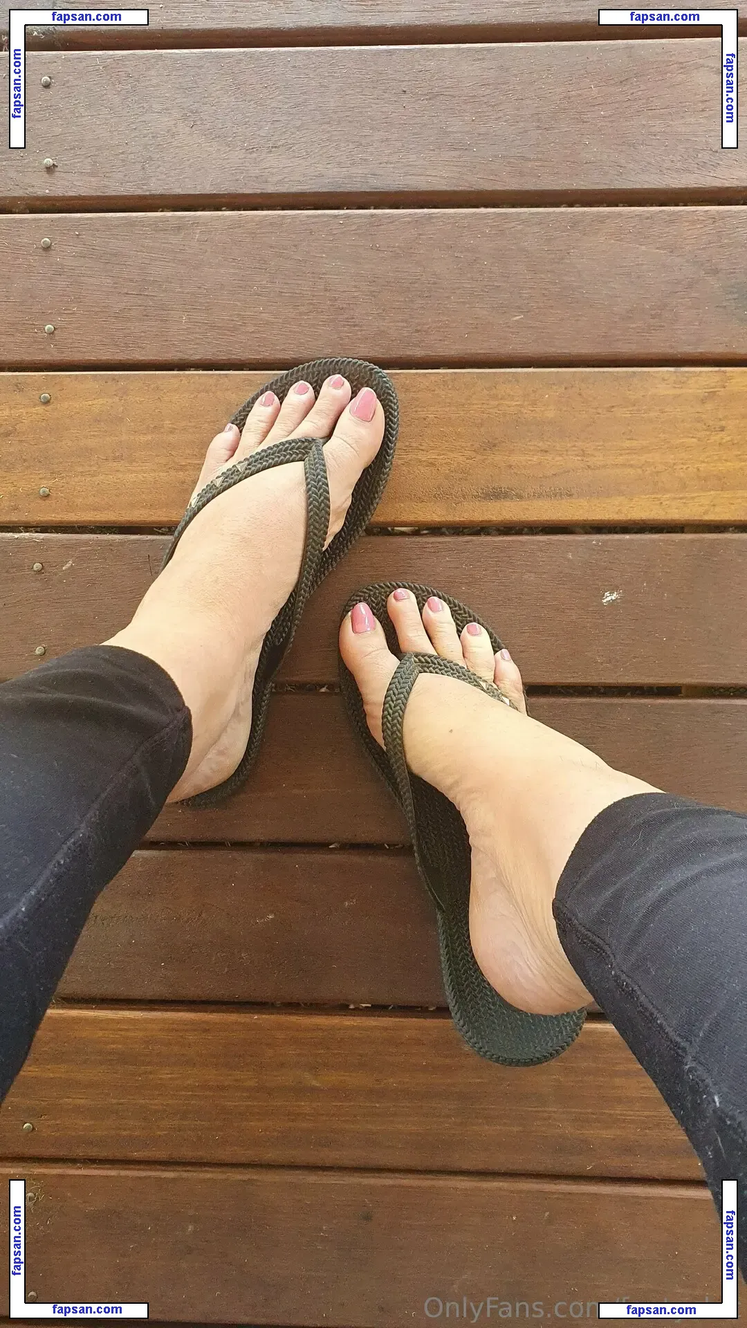 feetychic nude photo #0002 from OnlyFans