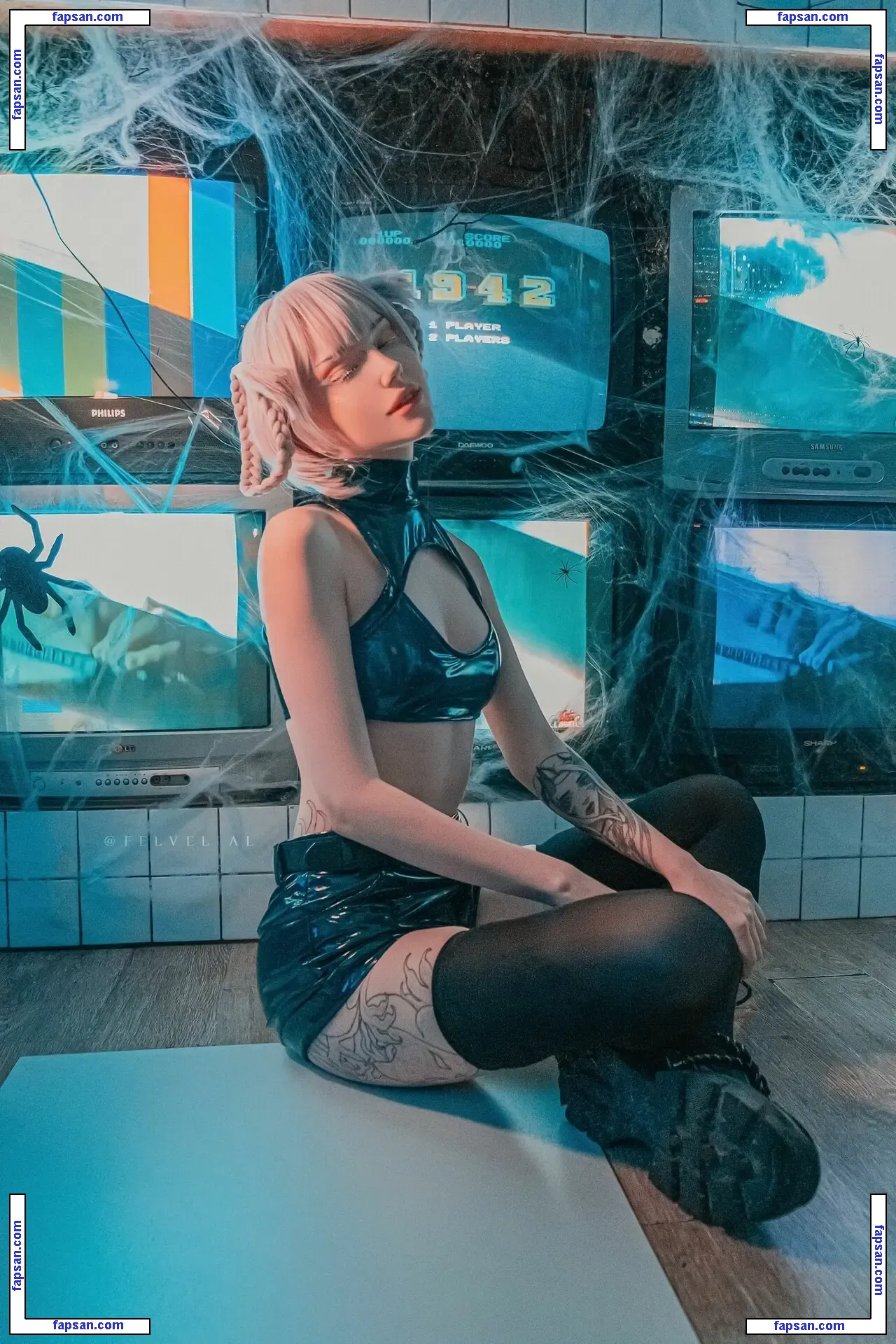 felvelial голая фото #0202 с Онлифанс