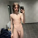 femboyuk1 nude #0006