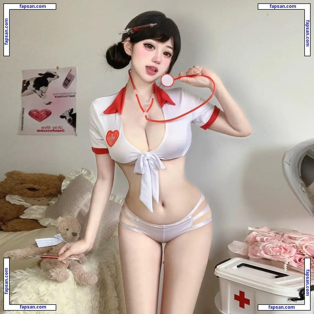 Fennai nude photo #0028 from OnlyFans