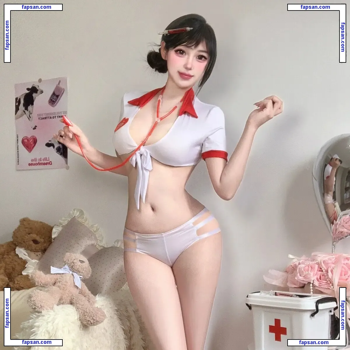 Fennai nude photo #0031 from OnlyFans