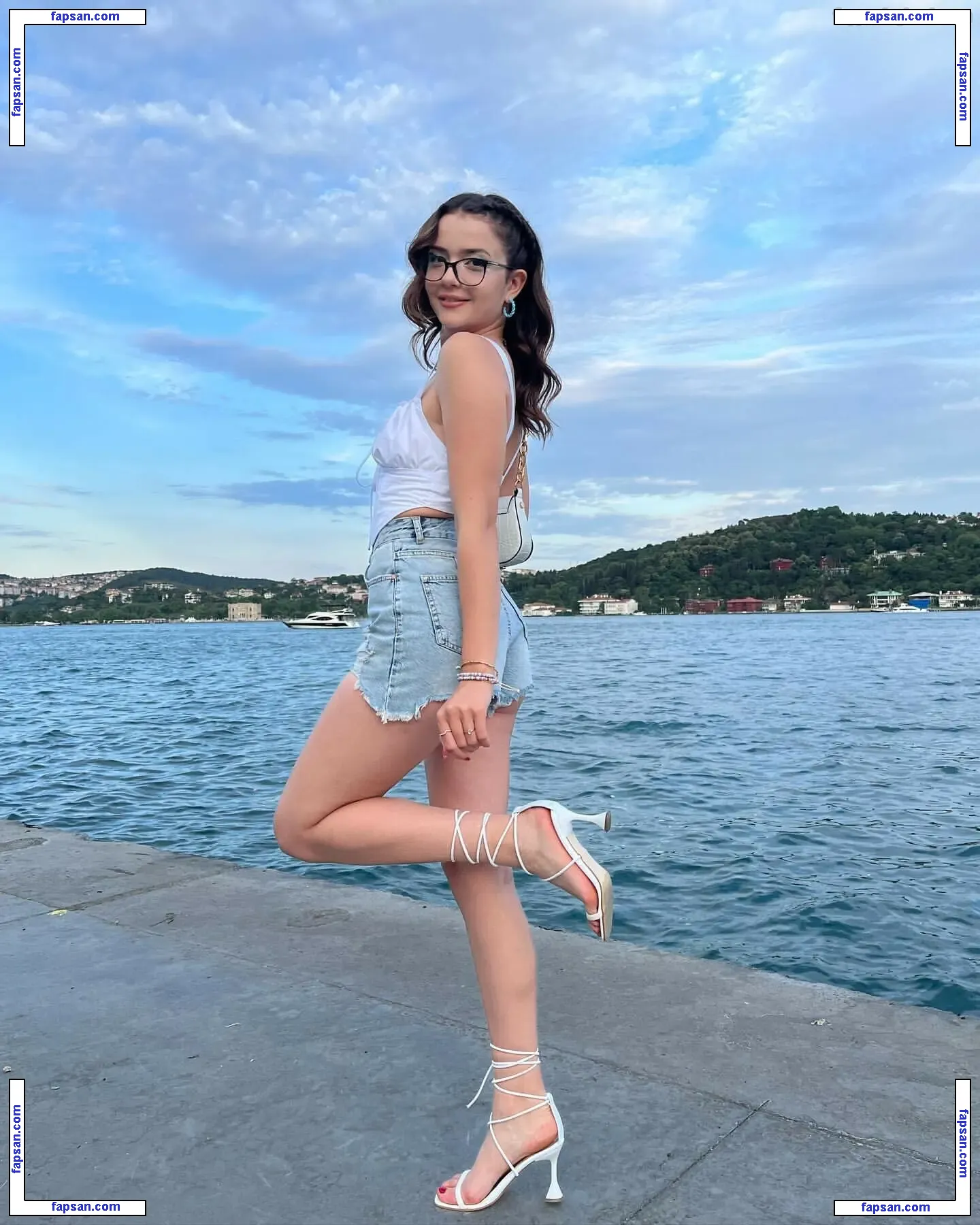 Feride Özdinç nude photo #0004 from OnlyFans