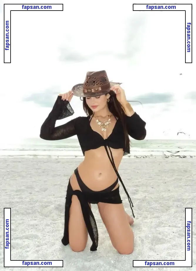 Fernanda Santini nude photo #0044 from OnlyFans