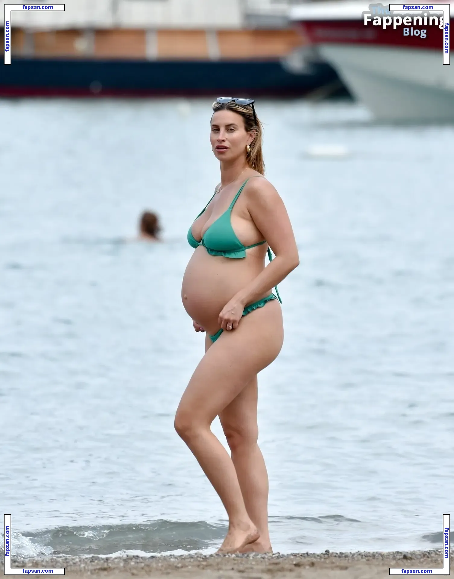 Ferne McCann nude photo #0874 from OnlyFans