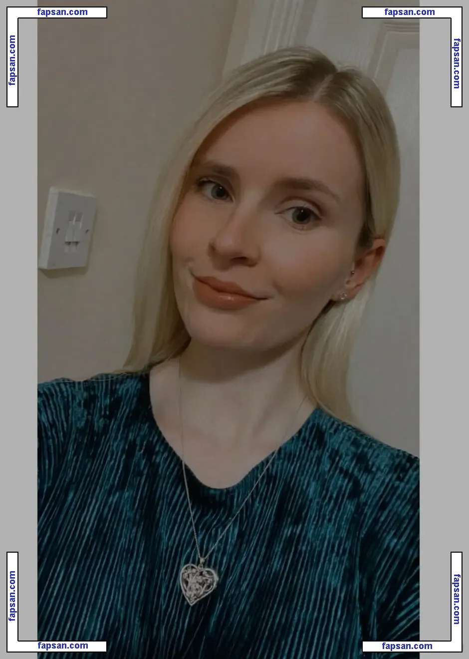 Ffion Williams nude photo #0004 from OnlyFans