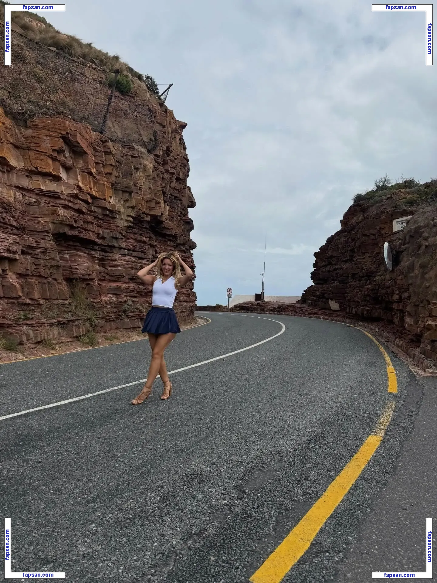 Fidan Atalay nude photo #0018 from OnlyFans