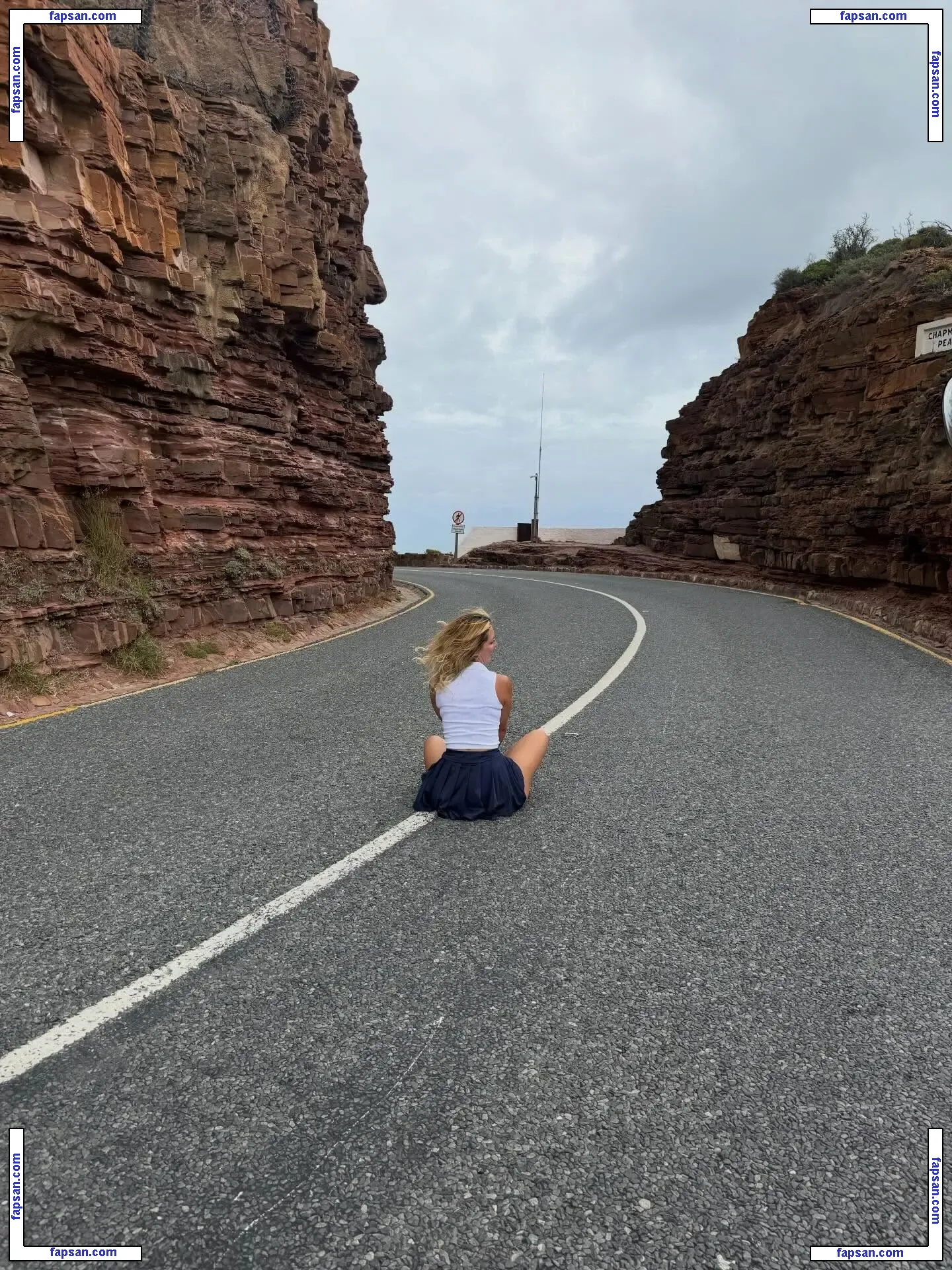 Fidan Atalay nude photo #0019 from OnlyFans