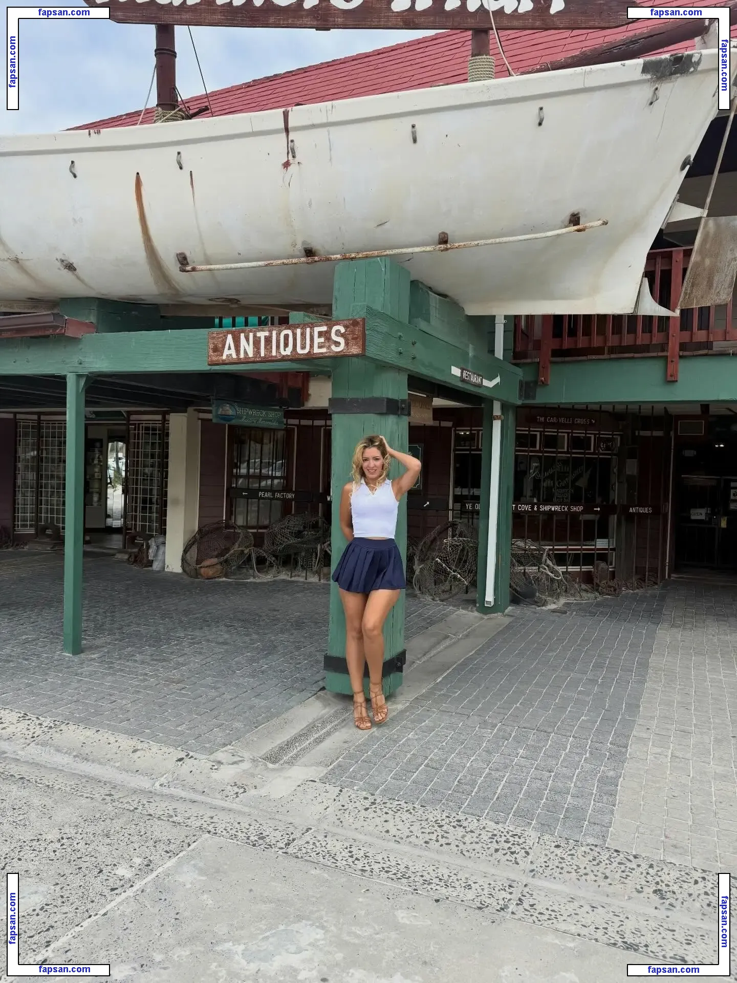 Fidan Atalay nude photo #0022 from OnlyFans