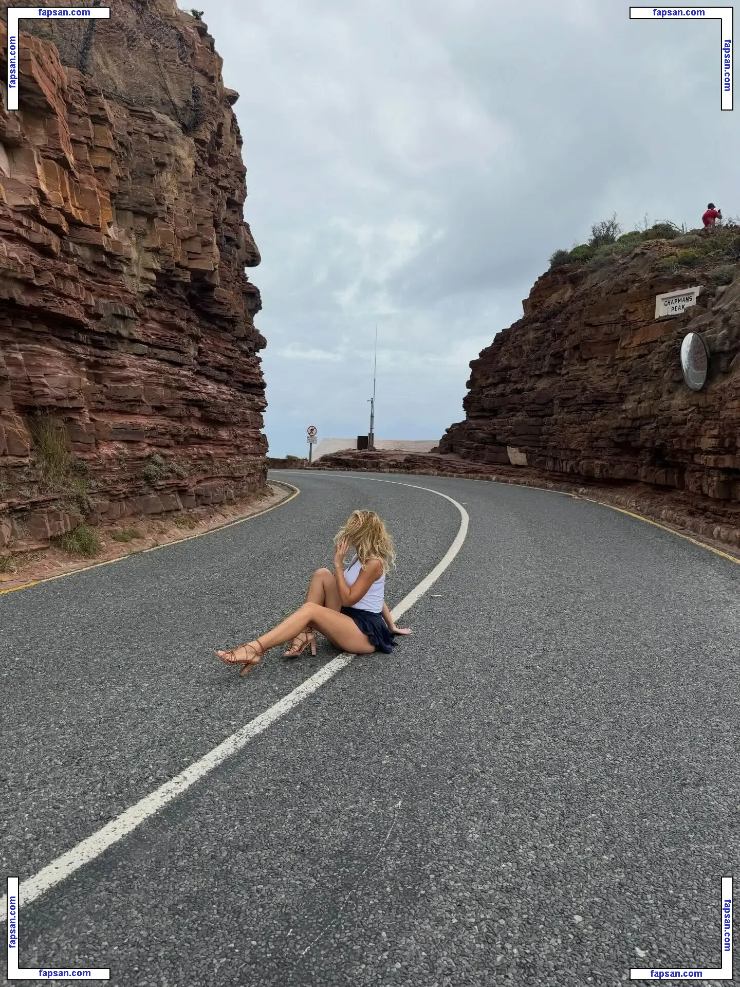 Fidan Atalay nude photo #0026 from OnlyFans