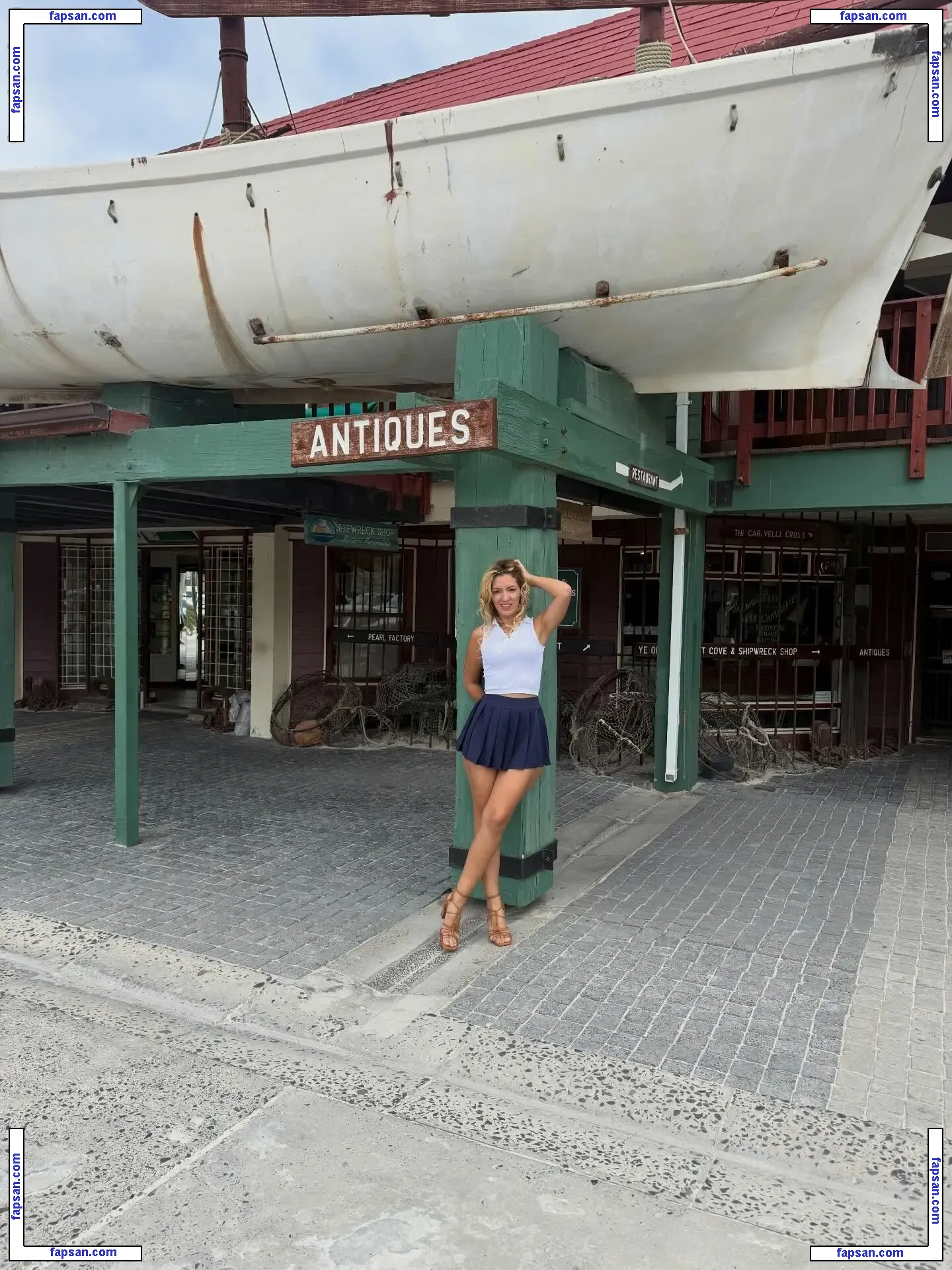 Fidan Atalay nude photo #0028 from OnlyFans